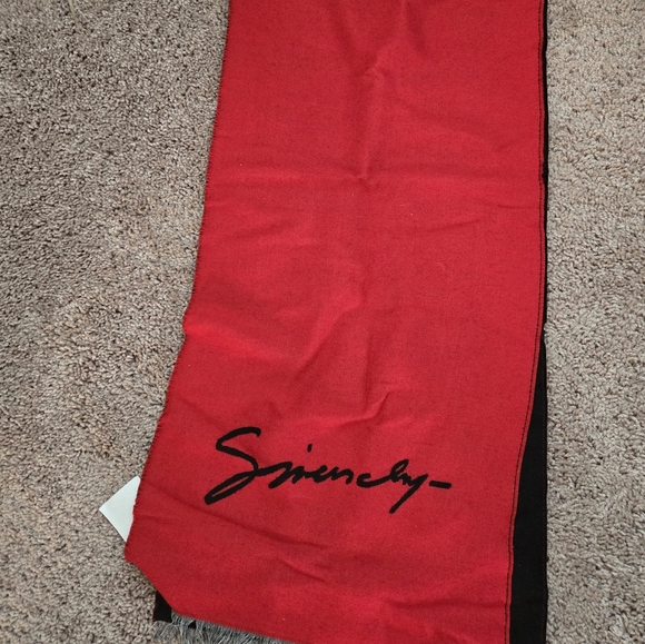 Givency red & black reversible scarf - Picture 6 of 6